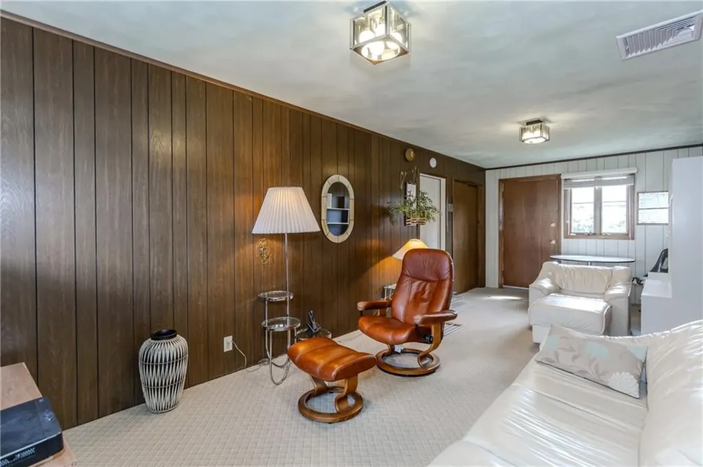 44 Carlisle Street Cranston RI 02920
