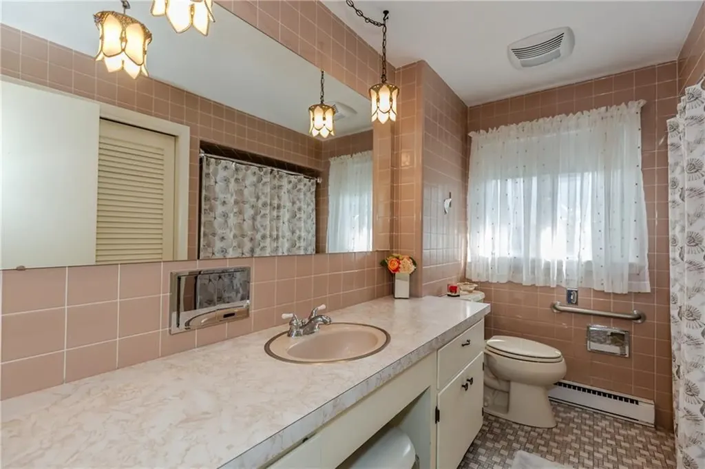 44 Carlisle Street Cranston RI 02920
