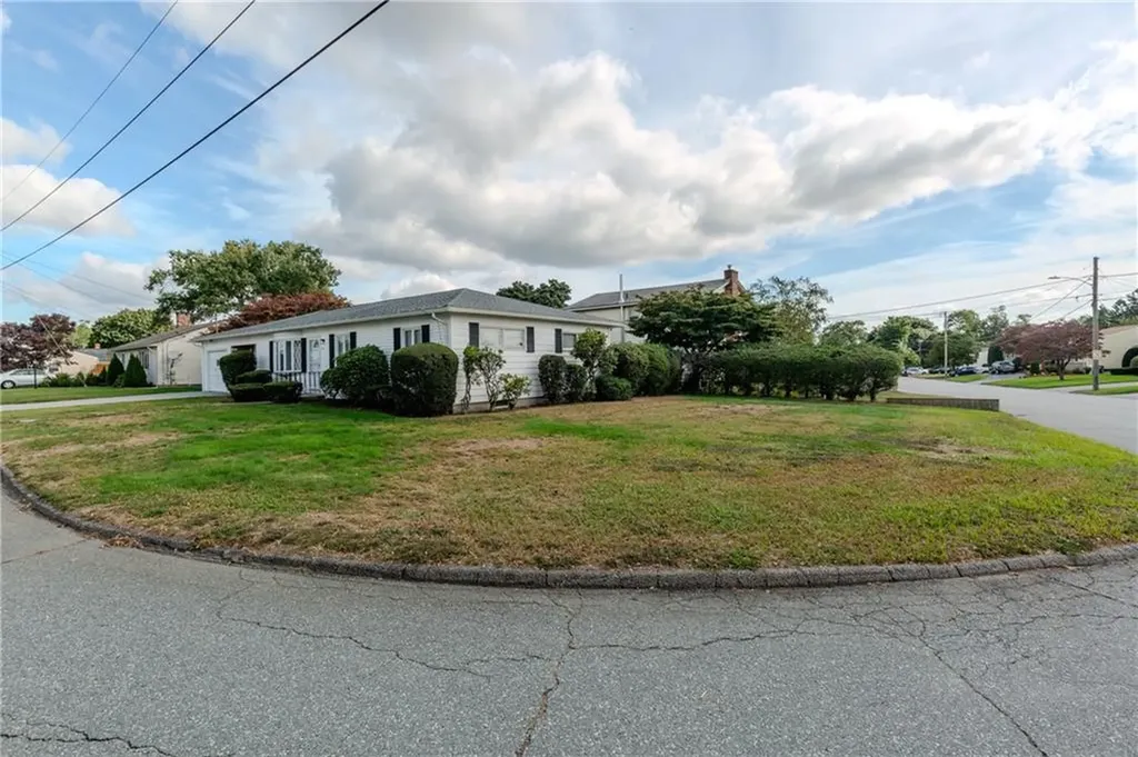 44 Carlisle Street Cranston RI 02920