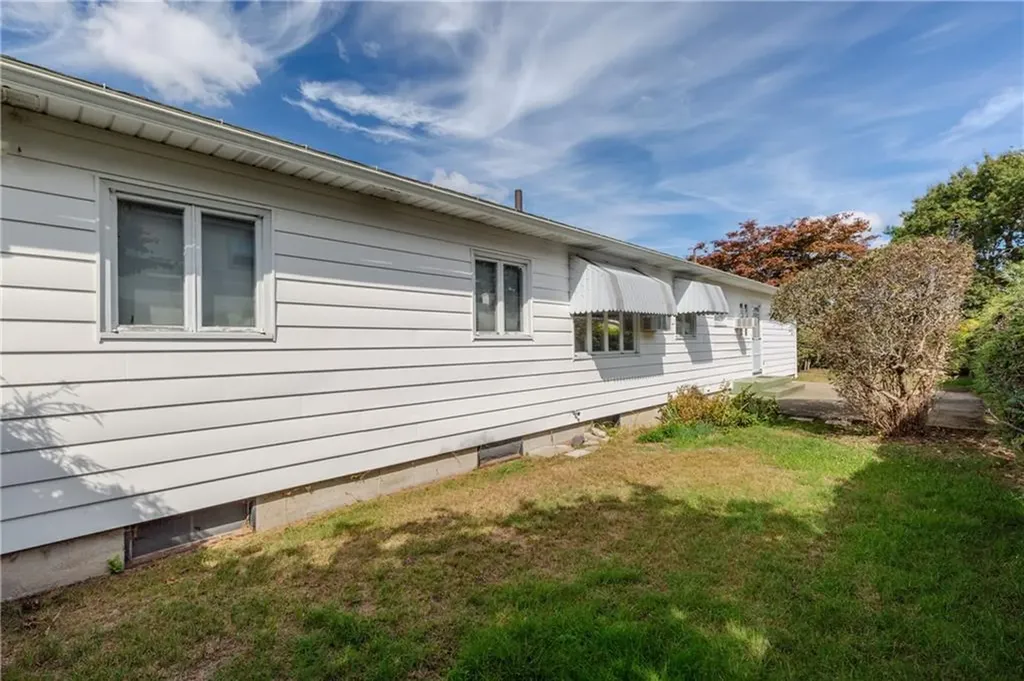 44 Carlisle Street Cranston RI 02920