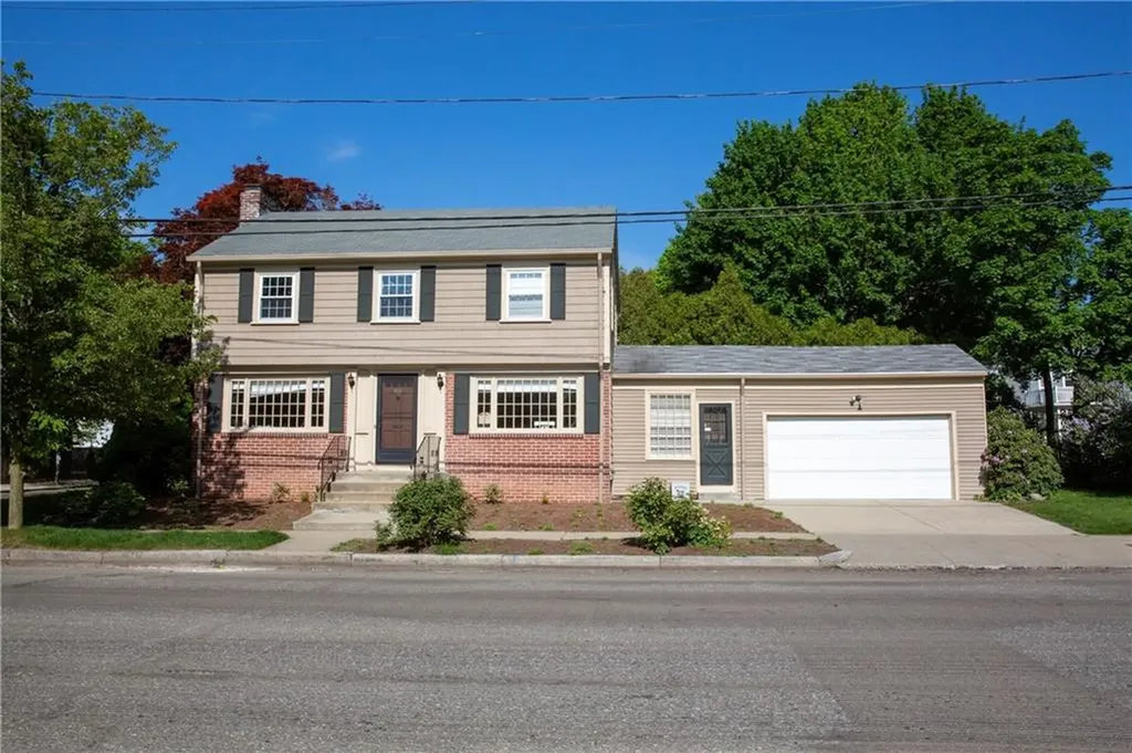 470 Elmgrove Avenue Providence RI 02906