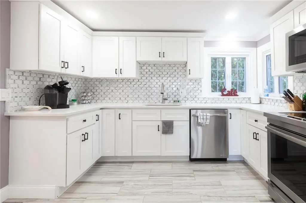 470 Elmgrove Avenue Providence RI 02906