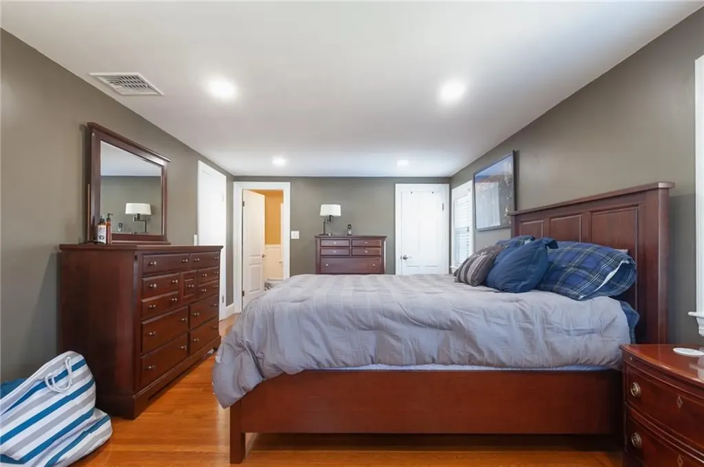 470 Elmgrove Avenue Providence RI 02906