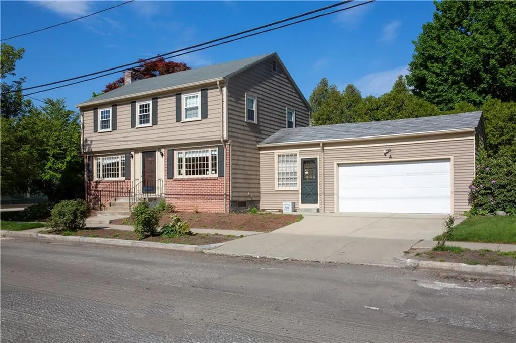 470 Elmgrove Avenue Providence RI 02906