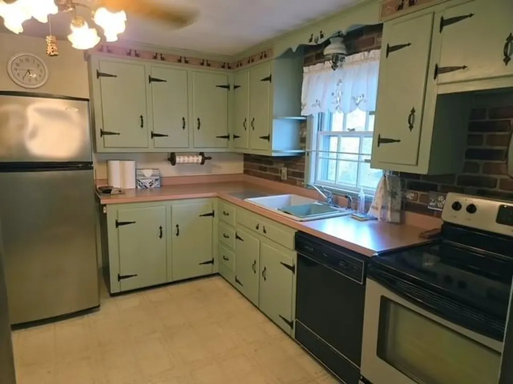 140 Allen Avenue Cranston RI 02910