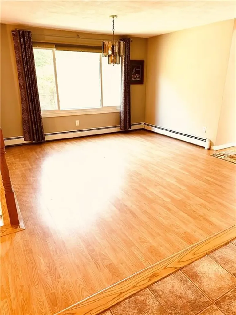 106 Reservoir Road Coventry RI 02816