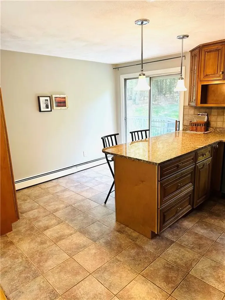 106 Reservoir Road Coventry RI 02816