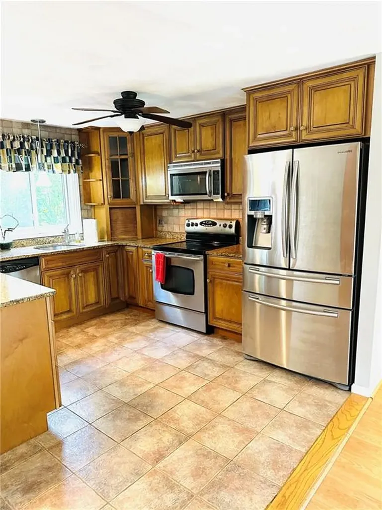 106 Reservoir Road Coventry RI 02816