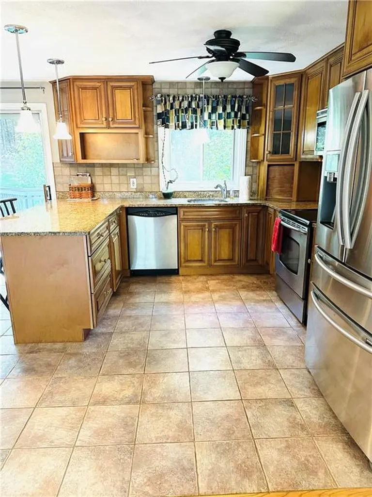 106 Reservoir Road Coventry RI 02816