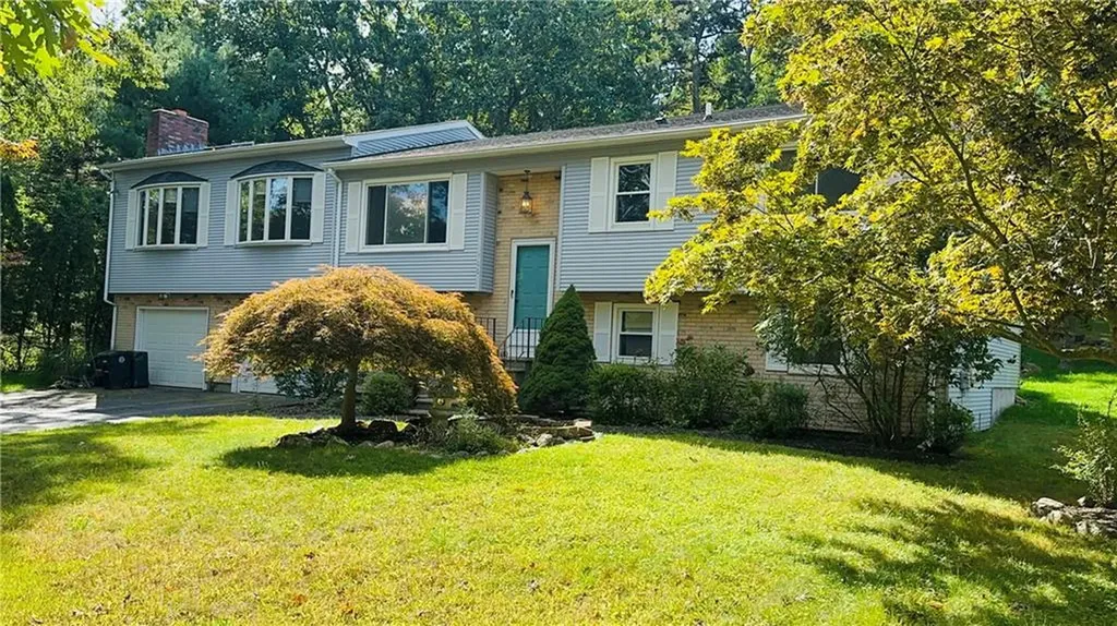 106 Reservoir Road Coventry RI 02816