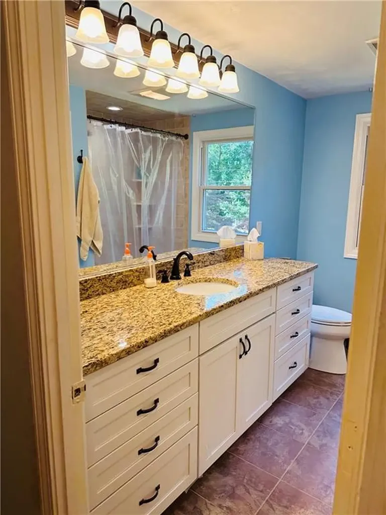 106 Reservoir Road Coventry RI 02816