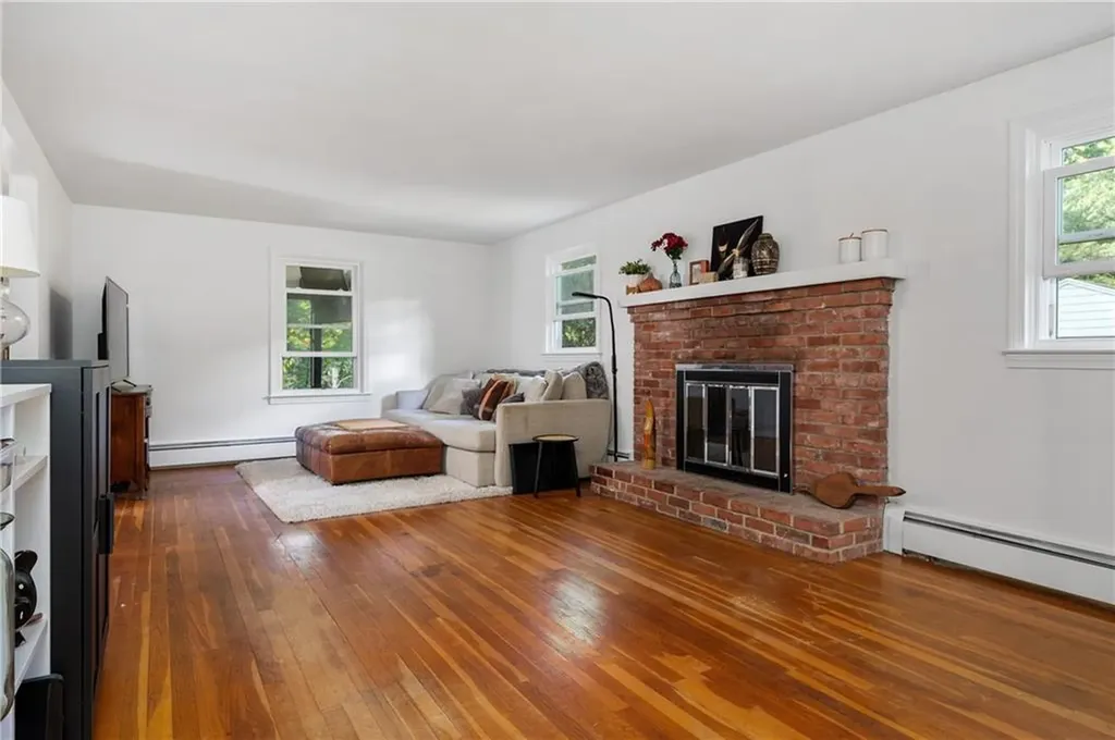 120 Old River Road Lincoln RI 02865