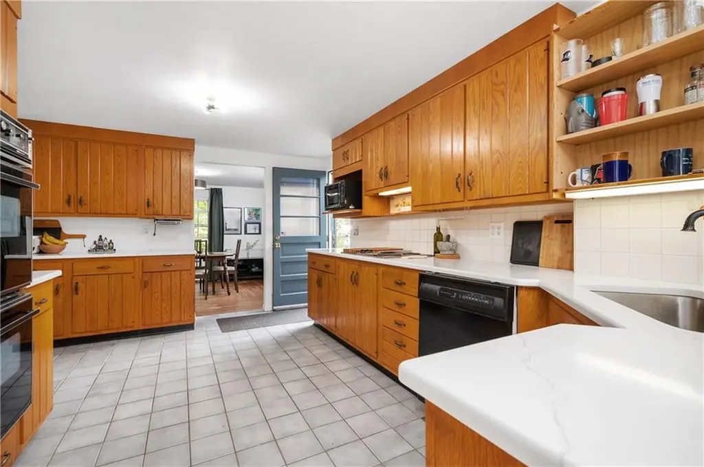 120 Old River Road Lincoln RI 02865
