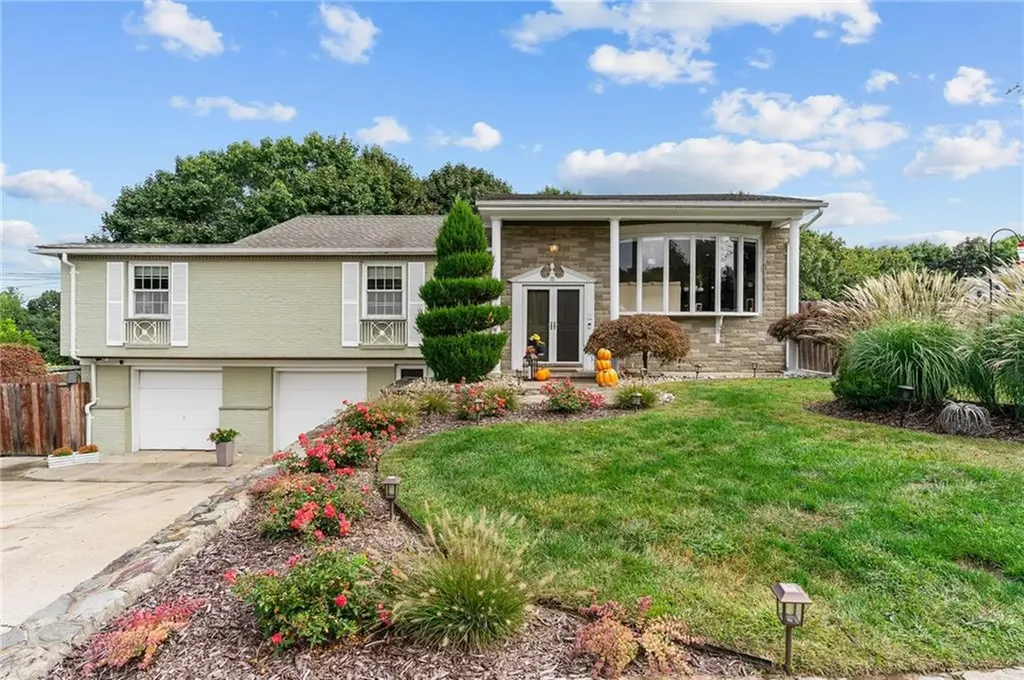 22 Gesmondi Drive Johnston RI 02919