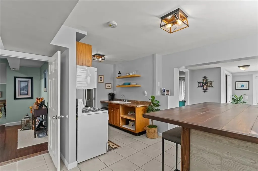 22 Gesmondi Drive Johnston RI 02919