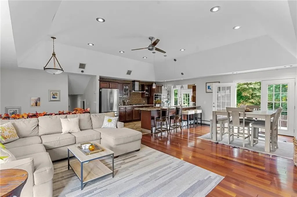 22 Gesmondi Drive Johnston RI 02919