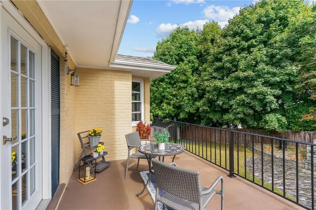 22 Gesmondi Drive Johnston RI 02919