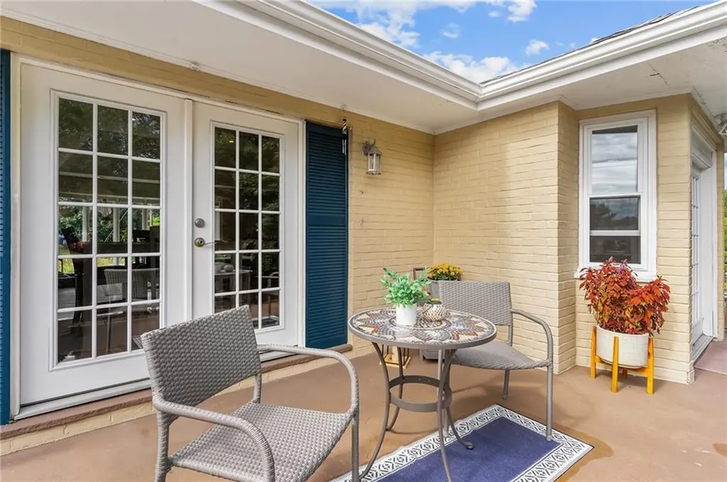 22 Gesmondi Drive Johnston RI 02919