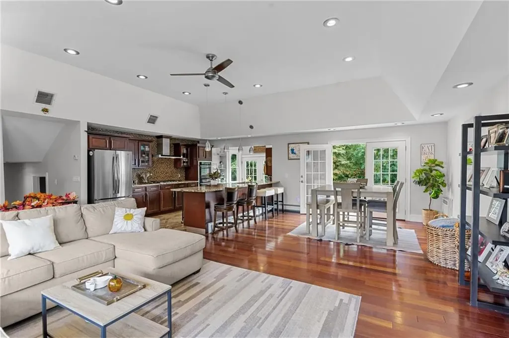22 Gesmondi Drive Johnston RI 02919