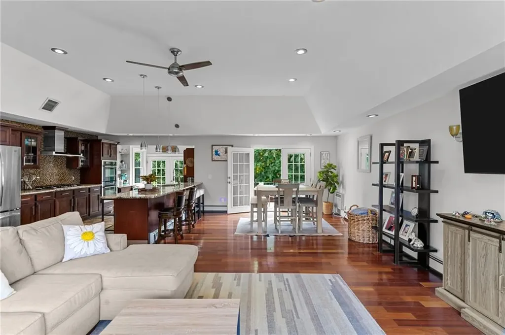 22 Gesmondi Drive Johnston RI 02919