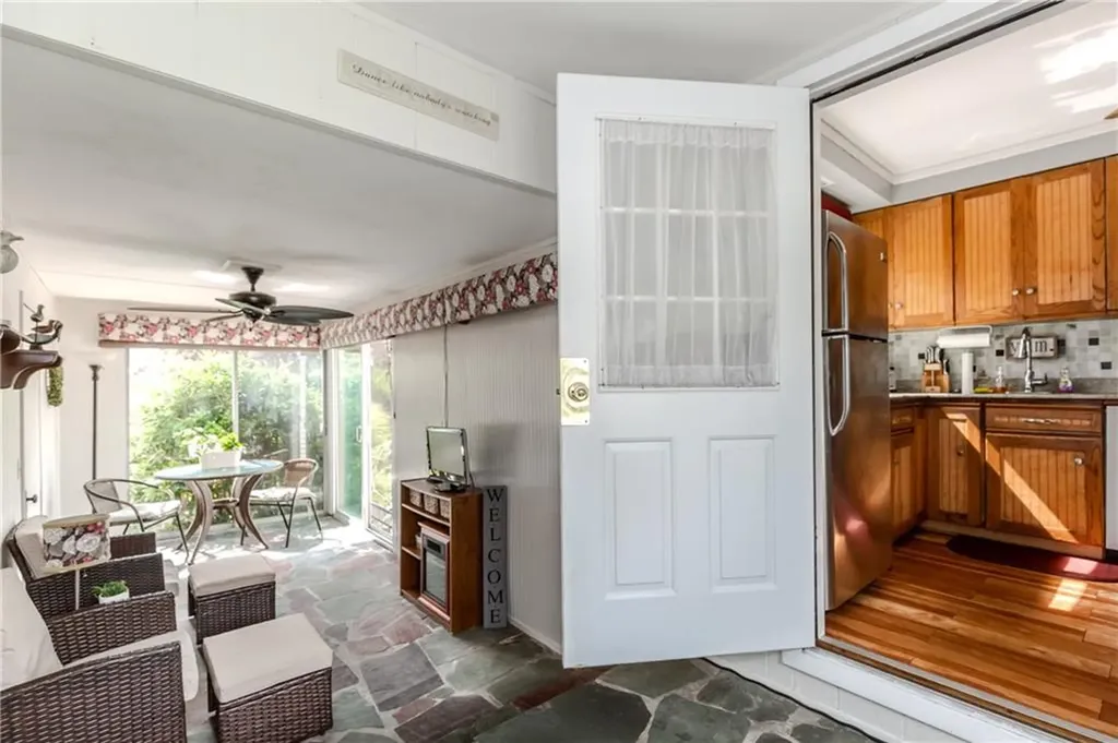 82 Putnam Street Warwick RI 02888