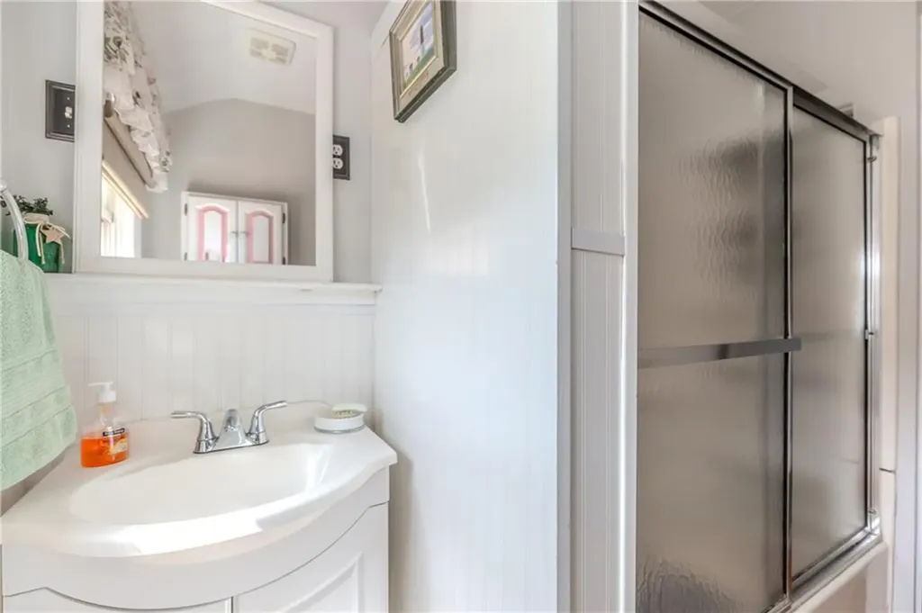 82 Putnam Street Warwick RI 02888