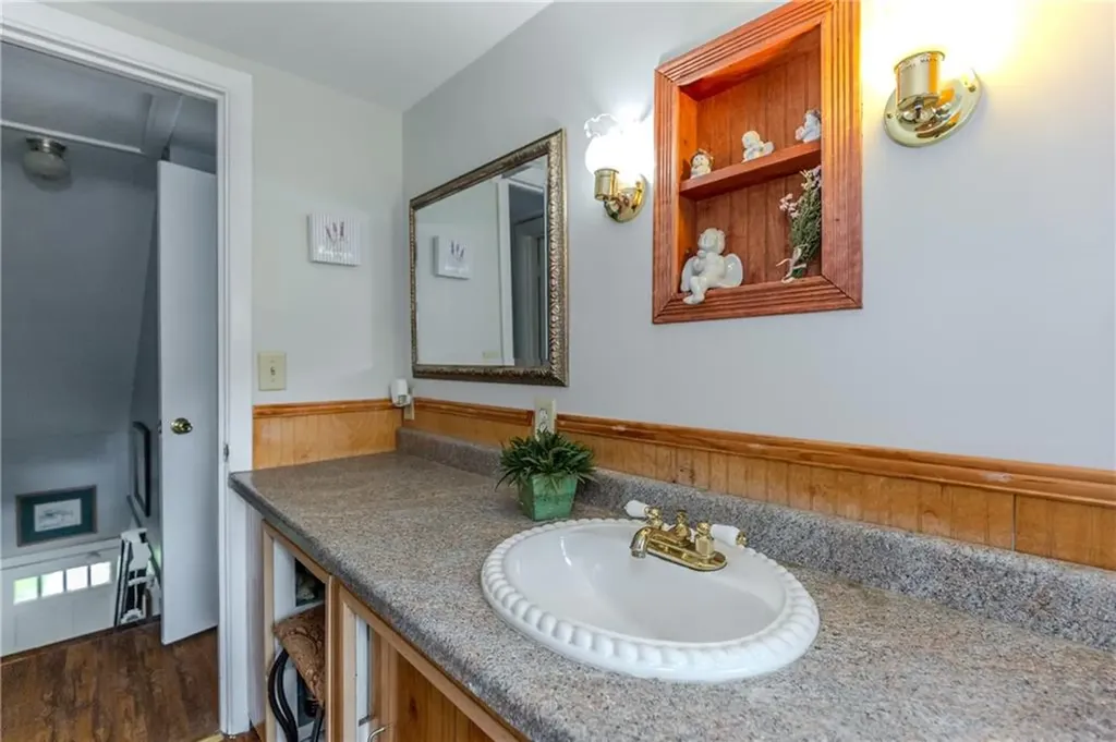 82 Putnam Street Warwick RI 02888