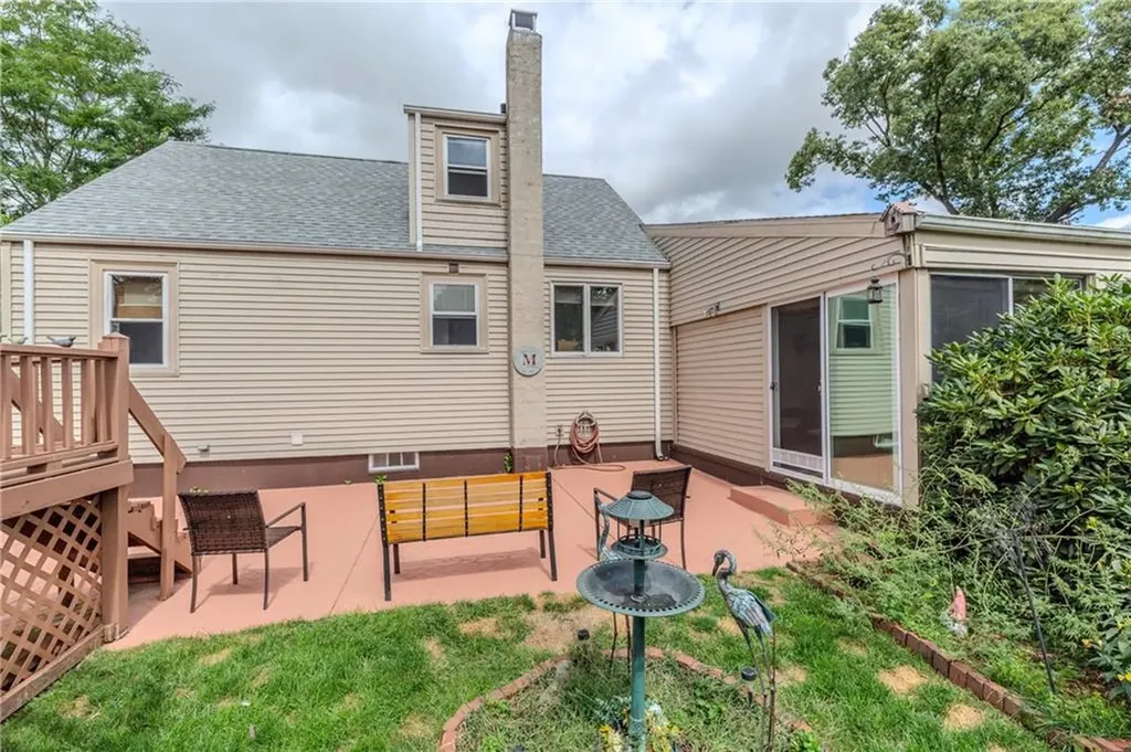 82 Putnam Street Warwick RI 02888