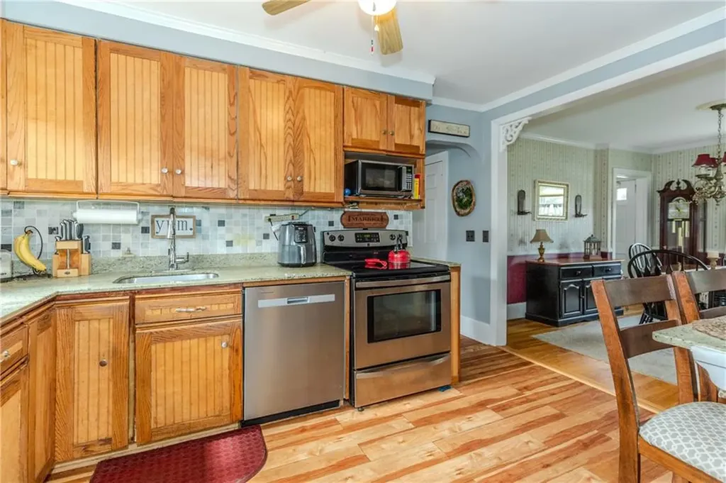 82 Putnam Street Warwick RI 02888