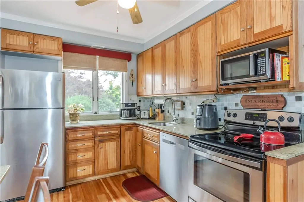 82 Putnam Street Warwick RI 02888
