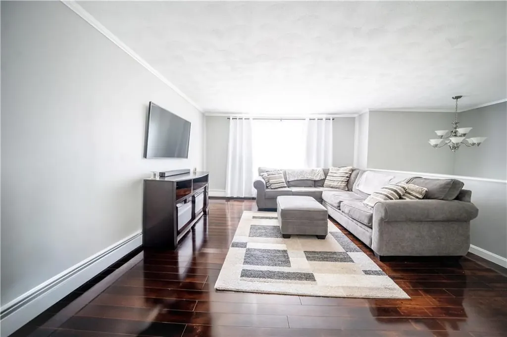 101 Sycamore Avenue Warwick RI 02886