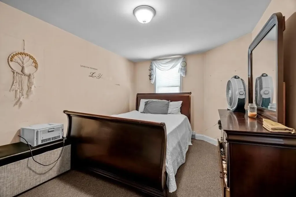 207 Buffinton Street Fall River MA 02721