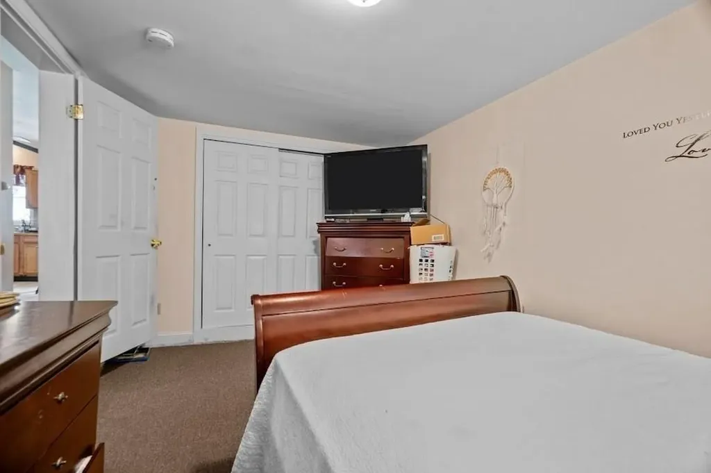 207 Buffinton Street Fall River MA 02721