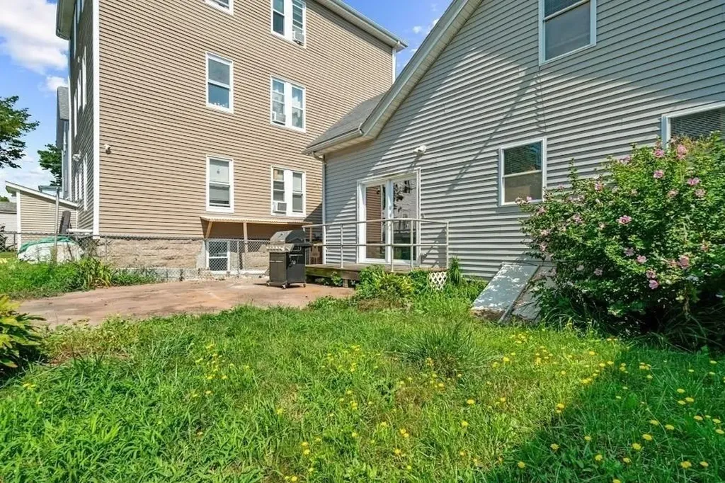 207 Buffinton Street Fall River MA 02721
