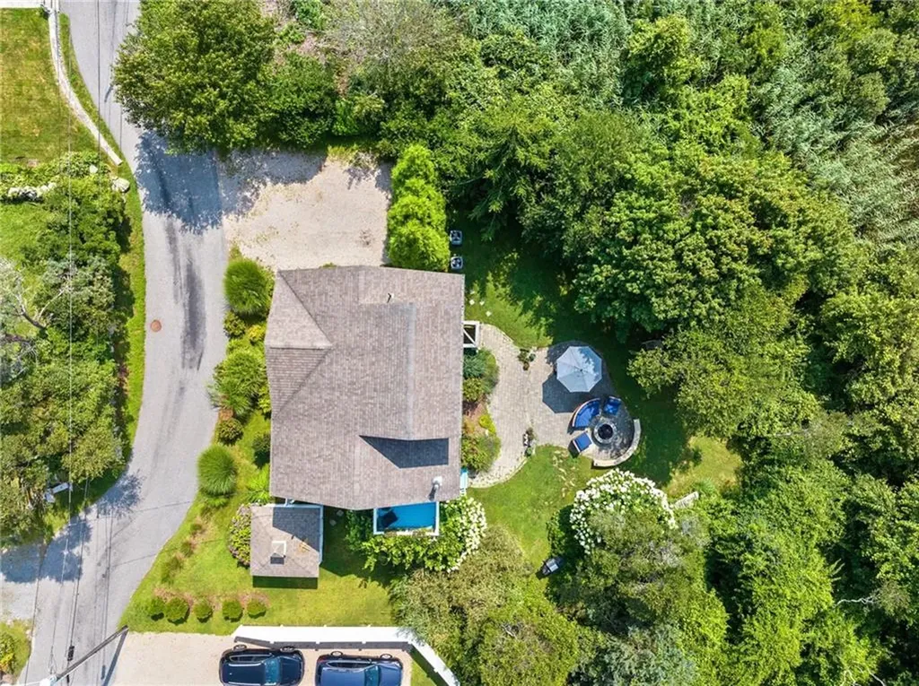 26 Anglers Court Narragansett RI 02882