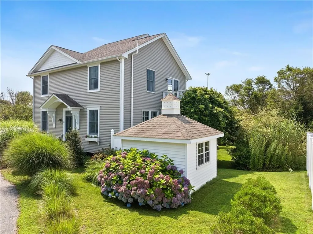 26 Anglers Court Narragansett RI 02882