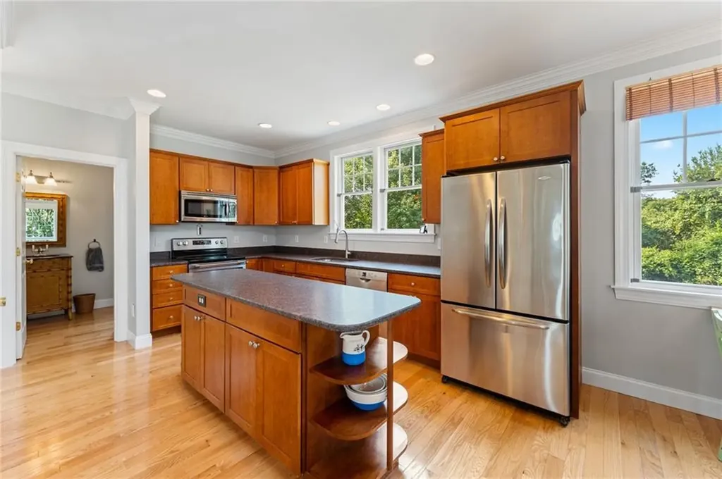 26 Anglers Court Narragansett RI 02882