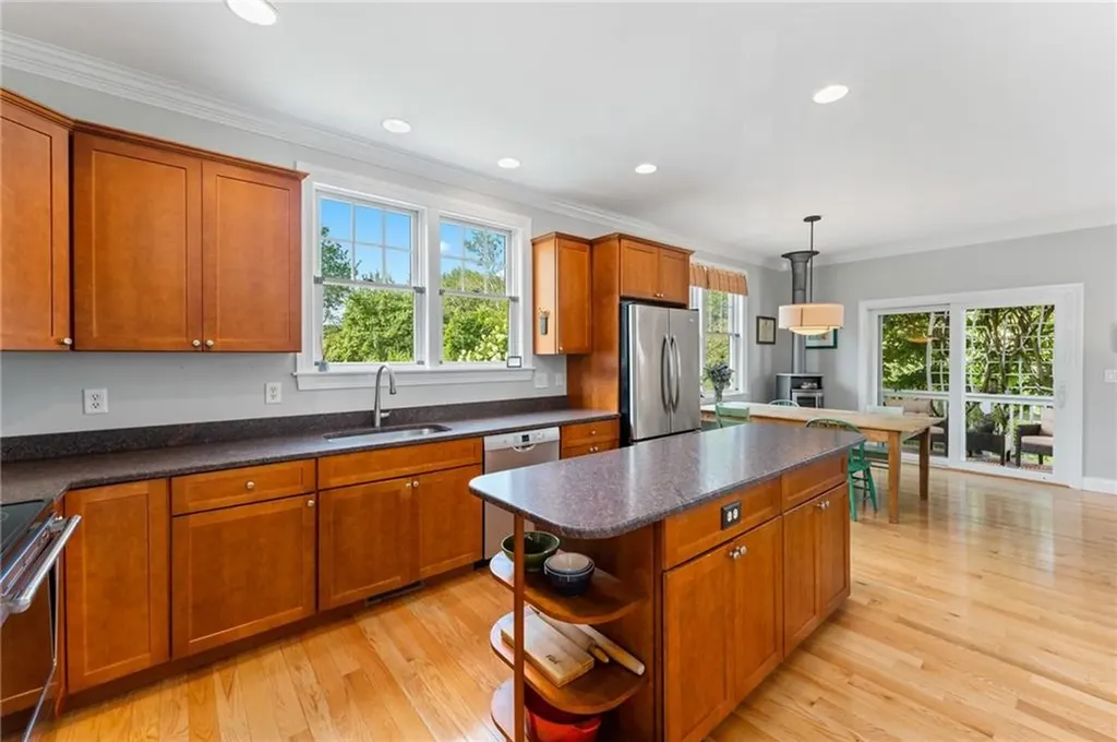 26 Anglers Court Narragansett RI 02882