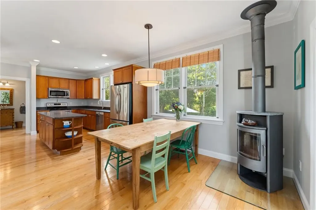 26 Anglers Court Narragansett RI 02882