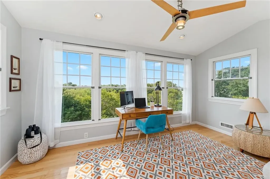 26 Anglers Court Narragansett RI 02882