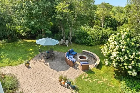 26 Anglers Court Narragansett RI 02882