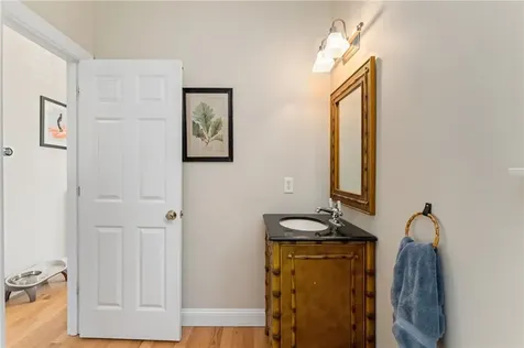 26 Anglers Court Narragansett RI 02882