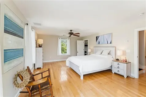 26 Anglers Court Narragansett RI 02882