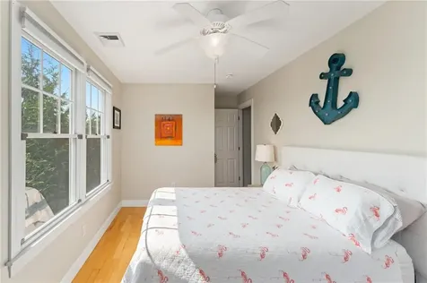 26 Anglers Court Narragansett RI 02882