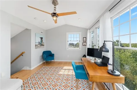 26 Anglers Court Narragansett RI 02882