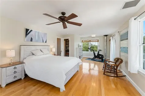 26 Anglers Court Narragansett RI 02882