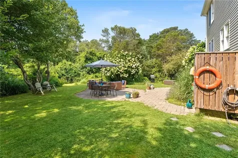 26 Anglers Court Narragansett RI 02882