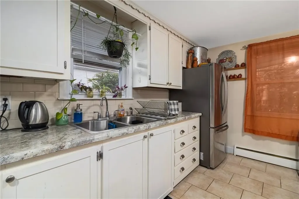 20 Minto Street Providence RI 02908
