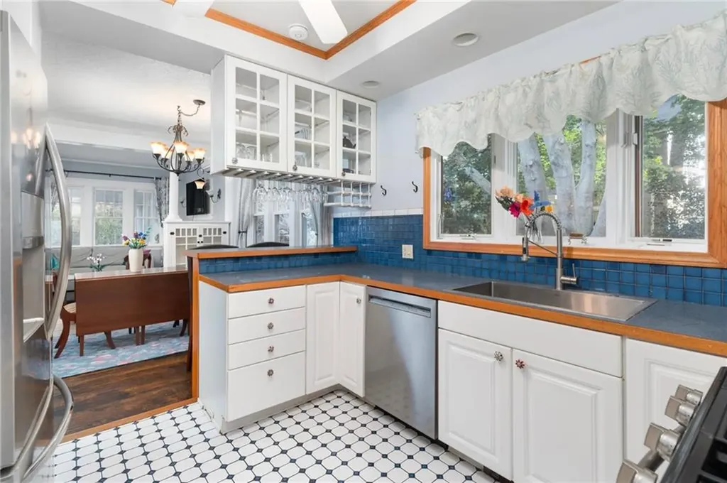 114 Ridgewood Road Middletown RI 02842