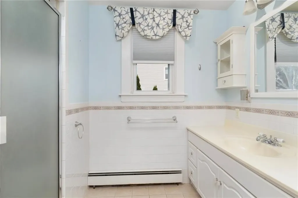 114 Ridgewood Road Middletown RI 02842